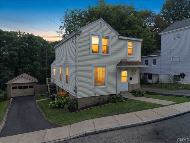 21 Elderkin Avenue, Camillus, NY 13031