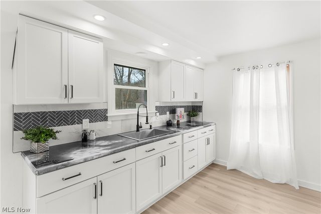 2526 Stocker Avenue, Youngstown, OH 44505