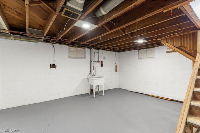 2526 Stocker Avenue, Youngstown, OH 44505