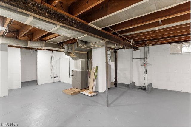 2526 Stocker Avenue, Youngstown, OH 44505