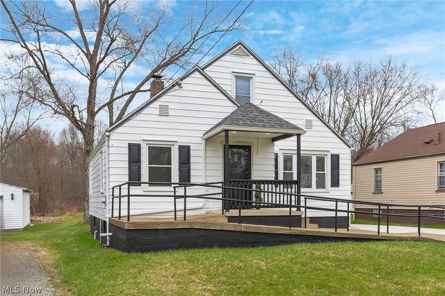 2526 Stocker Avenue, Youngstown, OH 44505