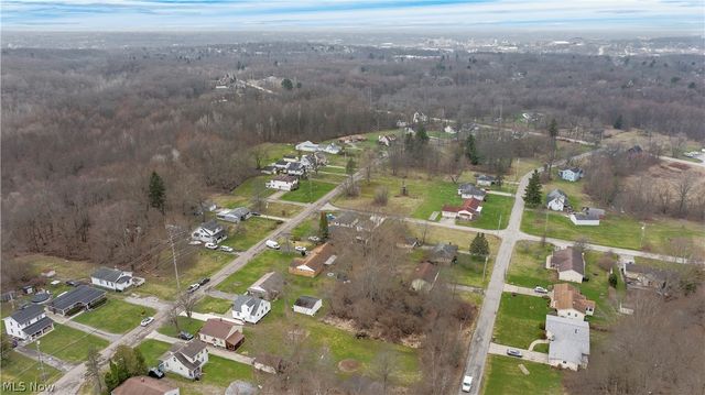 2526 Stocker Avenue, Youngstown, OH 44505