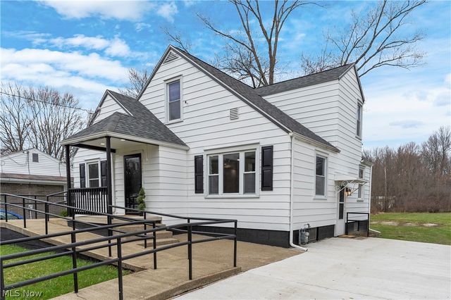 2526 Stocker Avenue, Youngstown, OH 44505