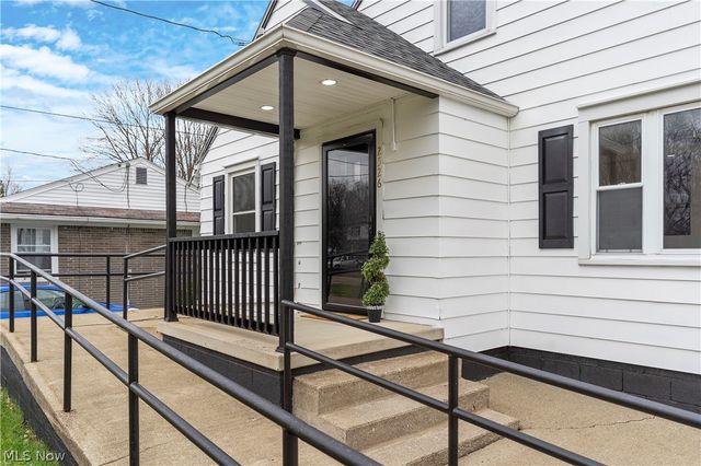 2526 Stocker Avenue, Youngstown, OH 44505