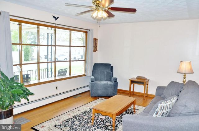 25 WEST ST, Glen Rock, PA 17327