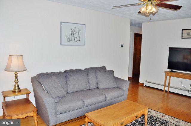 25 WEST ST, Glen Rock, PA 17327