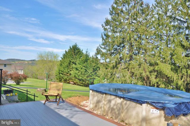25 WEST ST, Glen Rock, PA 17327