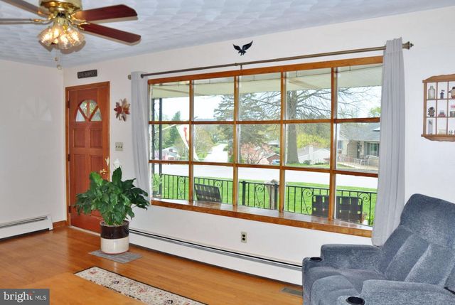 25 WEST ST, Glen Rock, PA 17327