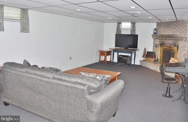 25 WEST ST, Glen Rock, PA 17327