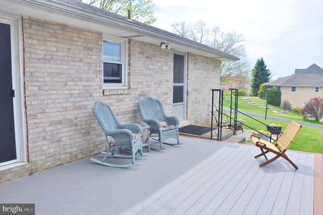 25 WEST ST, Glen Rock, PA 17327