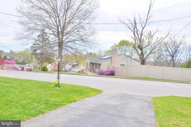 25 WEST ST, Glen Rock, PA 17327