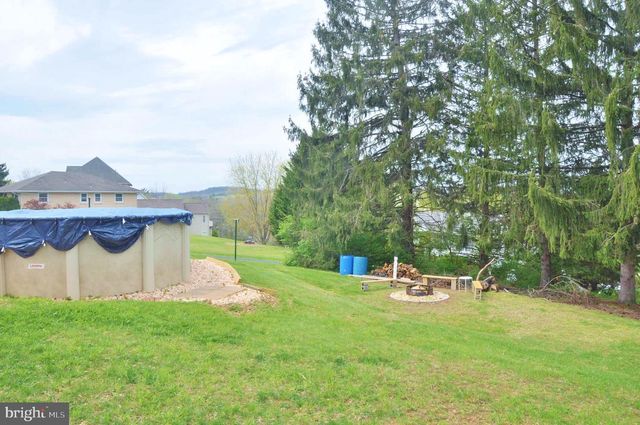25 WEST ST, Glen Rock, PA 17327