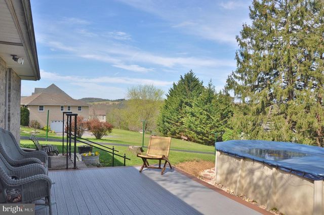 25 WEST ST, Glen Rock, PA 17327