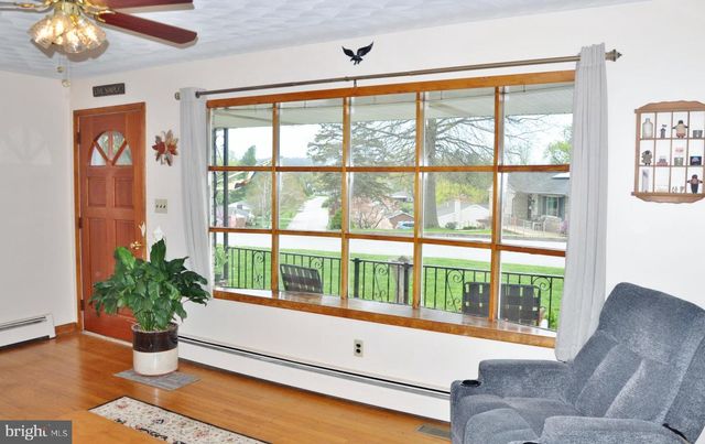 25 WEST ST, Glen Rock, PA 17327