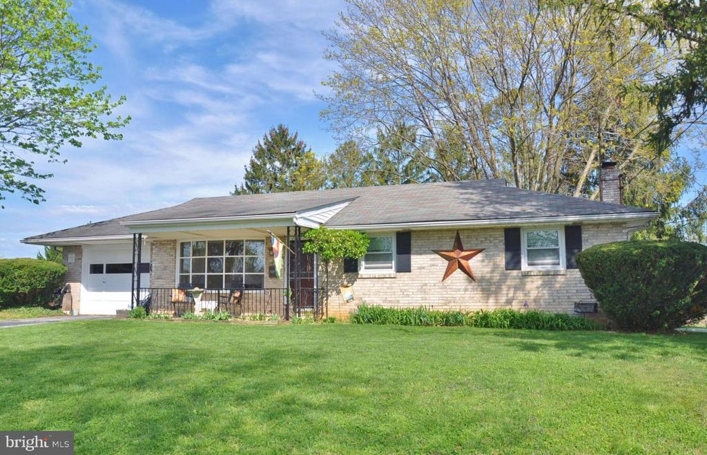25 WEST ST, Glen Rock, PA 17327