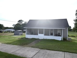1203 E Main St, Decherd, TN 37324
