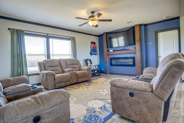 2312 SH 173, Jourdanton, TX 78026
