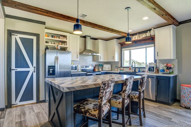 2312 SH 173, Jourdanton, TX 78026