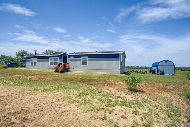 2312 SH 173, Jourdanton, TX 78026