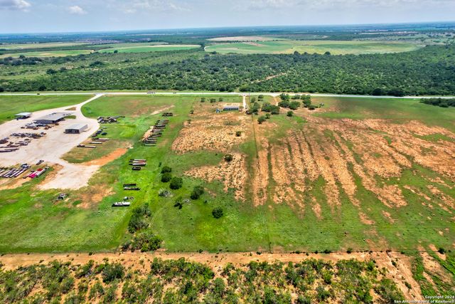 2312 SH 173, Jourdanton, TX 78026