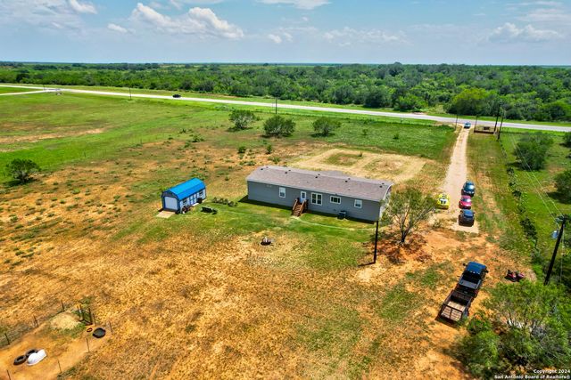 2312 SH 173, Jourdanton, TX 78026