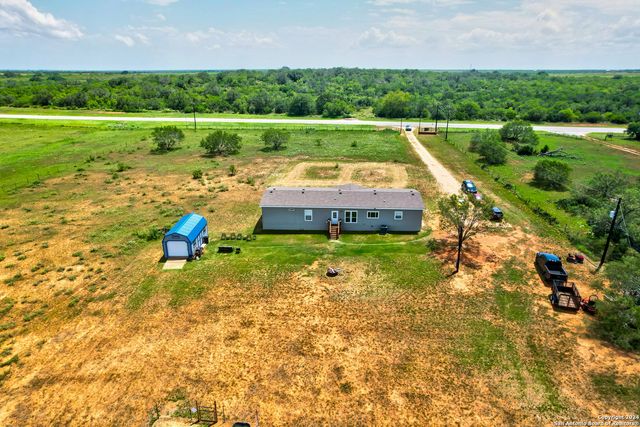2312 SH 173, Jourdanton, TX 78026