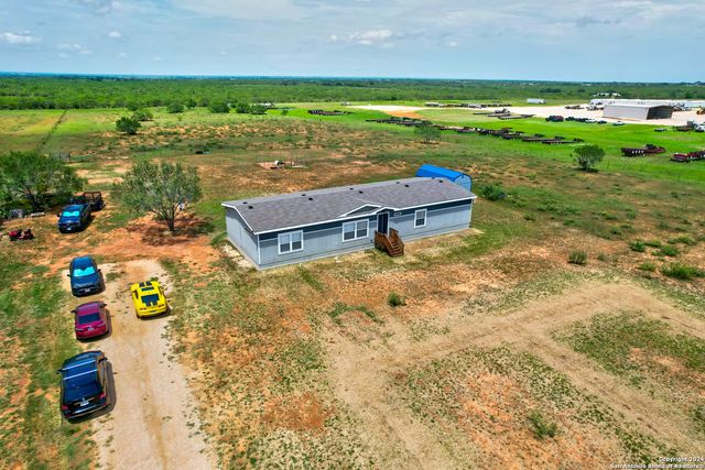 2312 SH 173, Jourdanton, TX 78026