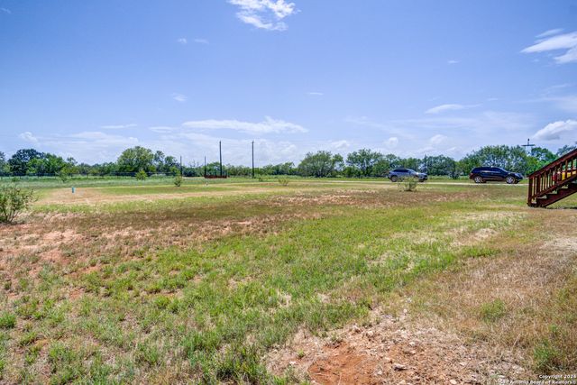 2312 SH 173, Jourdanton, TX 78026