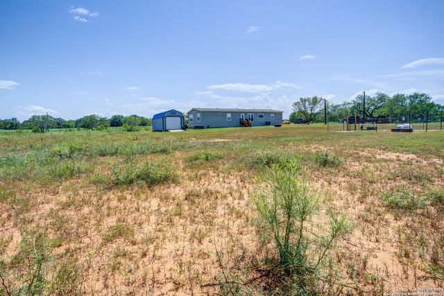 2312 SH 173, Jourdanton, TX 78026