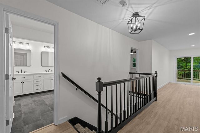 3033 Yale Boulevard, St Charles, MO 63301