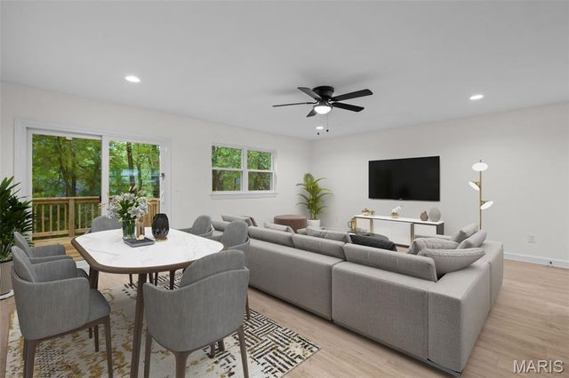 3033 Yale Boulevard, St Charles, MO 63301