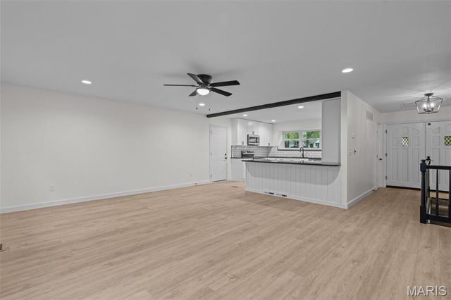 3033 Yale Boulevard, St Charles, MO 63301