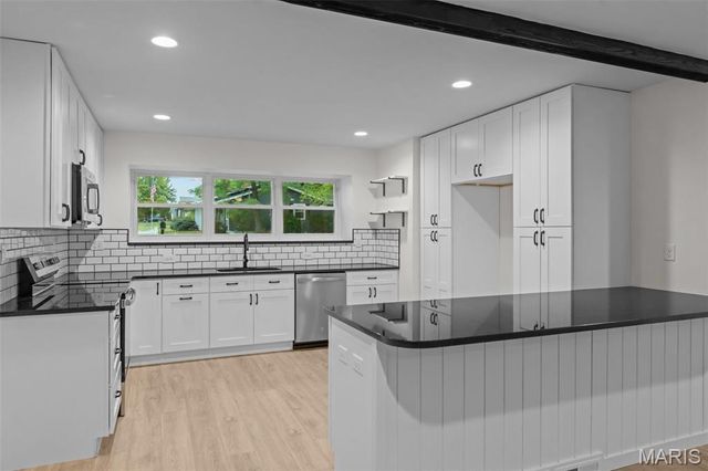 3033 Yale Boulevard, St Charles, MO 63301