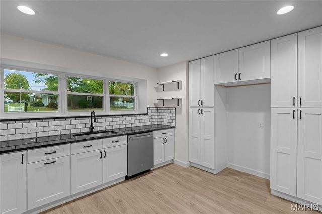 3033 Yale Boulevard, St Charles, MO 63301