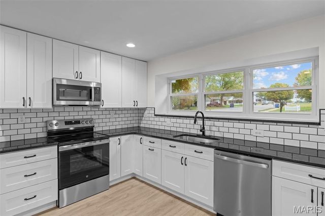 3033 Yale Boulevard, St Charles, MO 63301