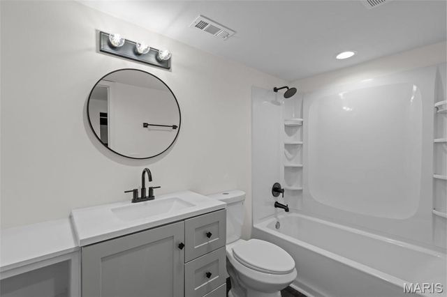 3033 Yale Boulevard, St Charles, MO 63301