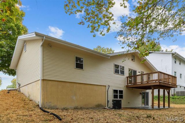 3033 Yale Boulevard, St Charles, MO 63301