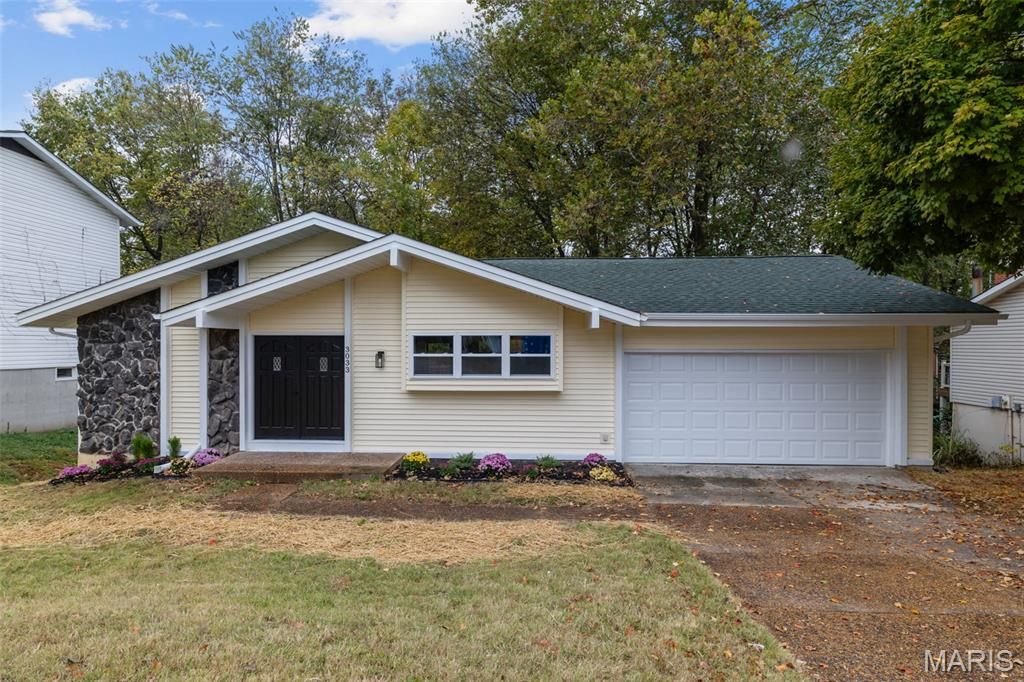 3033 Yale Boulevard, St Charles, MO 63301