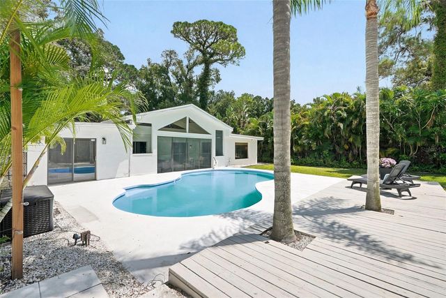 10030 59TH AVENUE N, St Petersburg, FL 33708