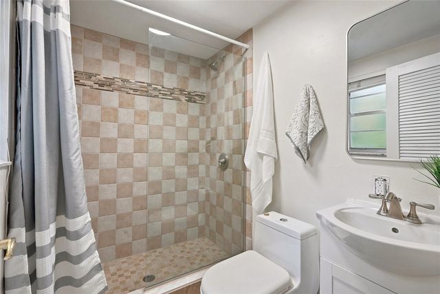 10030 59TH AVENUE N, St Petersburg, FL 33708