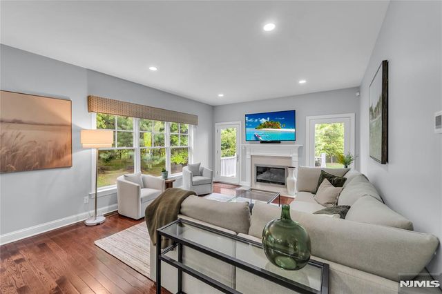 32 Cherrywood Court 7004, River Vale, NJ 07675