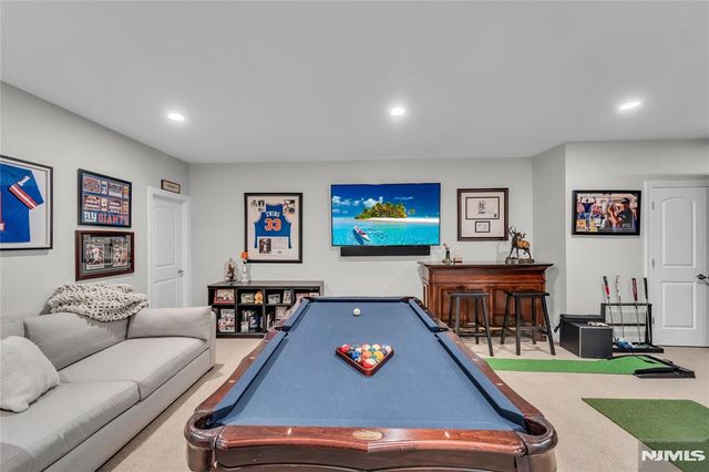 32 Cherrywood Court 7004, River Vale, NJ 07675