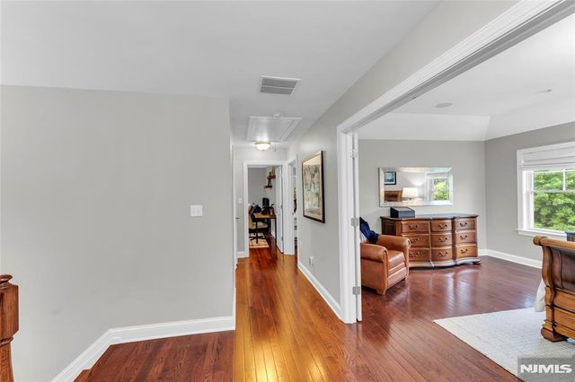 32 Cherrywood Court 7004, River Vale, NJ 07675