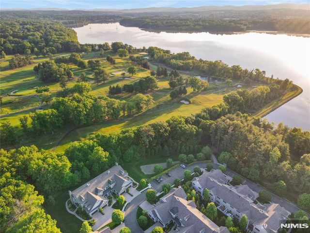 32 Cherrywood Court 7004, River Vale, NJ 07675