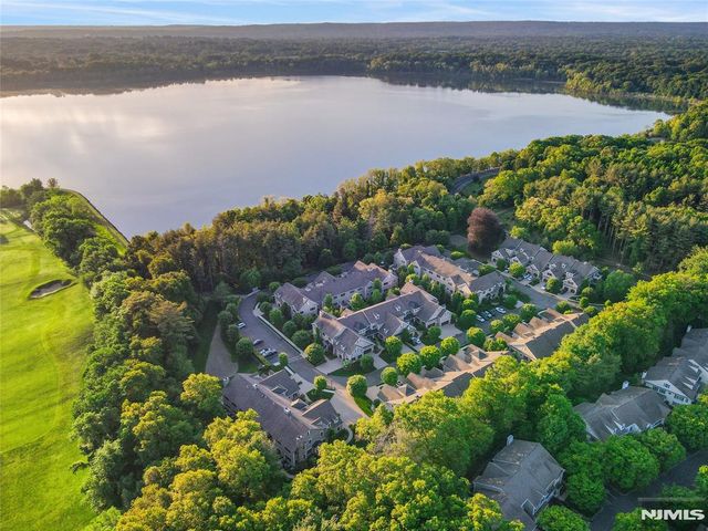 32 Cherrywood Court 7004, River Vale, NJ 07675