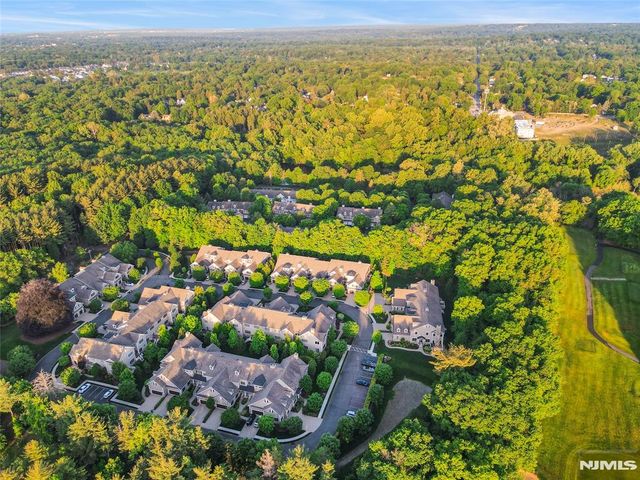 32 Cherrywood Court 7004, River Vale, NJ 07675