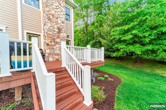 32 Cherrywood Court 7004, River Vale, NJ 07675