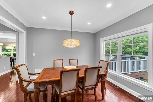 32 Cherrywood Court 7004, River Vale, NJ 07675