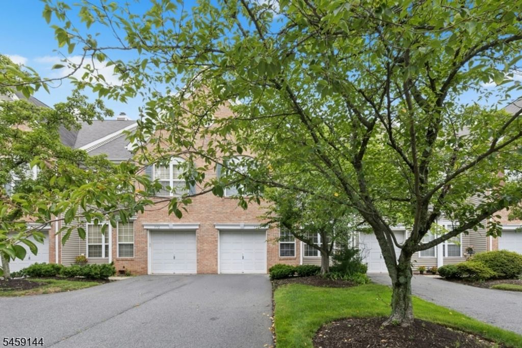 774 FEATHERBED LANE, Clark Twp., NJ 07066
