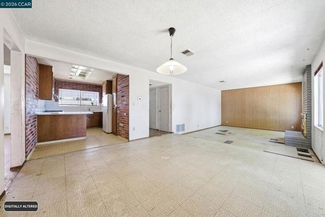 2261 Del Monte Dr, San Pablo, CA 94806